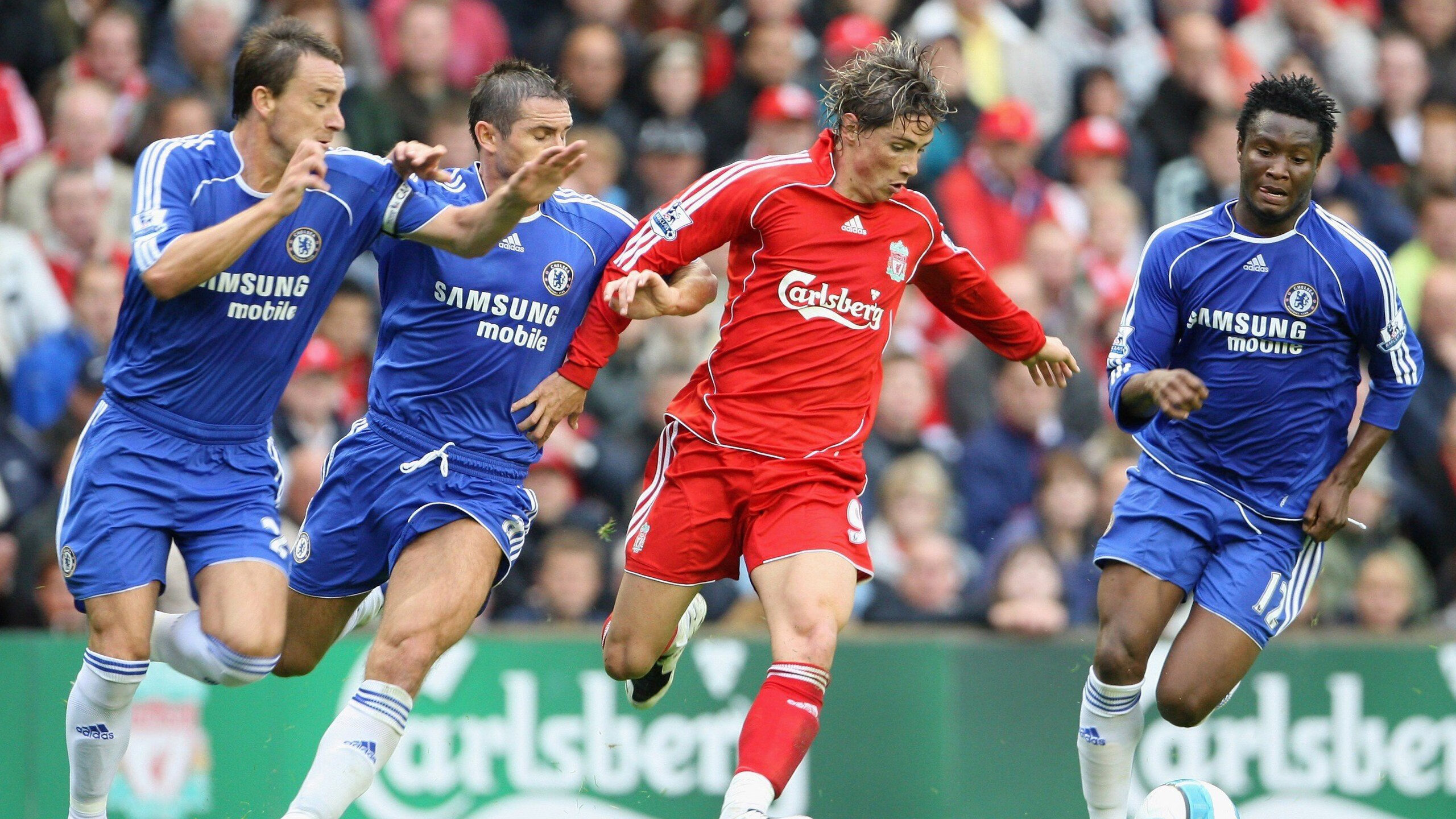 “帕布罗·马特拉:阿根廷美洲狮队的防守壁垒与队长精神”